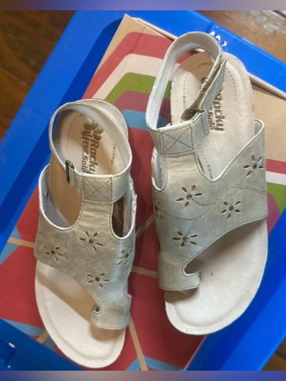 #S1061 Women's Beige Floral Cutout Sandals Size 9